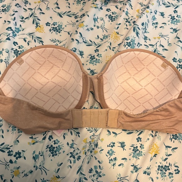 Victoria's Secret Nude Strapless Bra - Picture 3 of 3